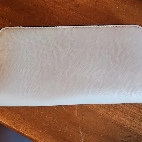 Kate Spade Elegant White and Gray Wallet - Picture 2 of 12